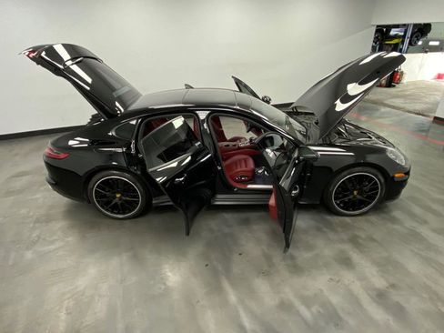 Used 2017 Porsche Panamera 4 image 49