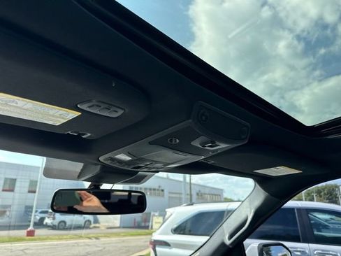 Used 2018 Ford F150 Lariat w/ Equipment Group 502A Luxury AWD/4WD image 24