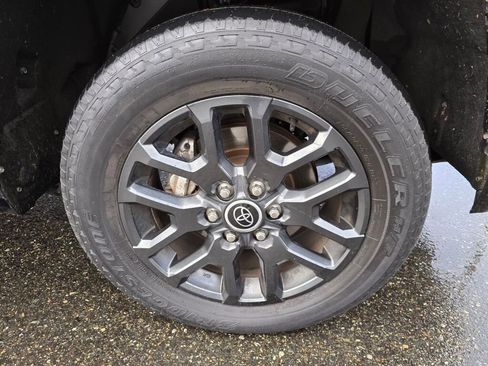 Used 2023 Toyota Tundra Platinum image 9