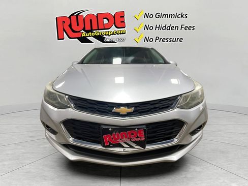 Used 2016 Chevrolet Cruze LT w/ Convenience Package FWD image 9