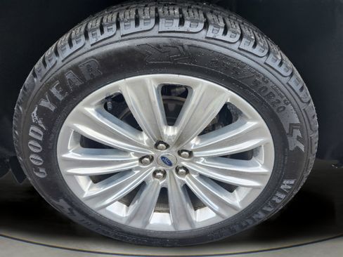 Used 2020 Ford Explorer Limited w/ Class III Trailer Tow Package AWD/4WD image 34