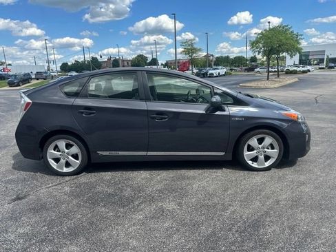 Used 2013 Toyota Prius Five FWD image 2