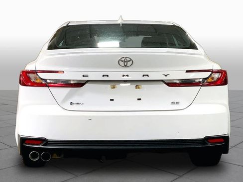 Used 2025 Toyota Camry SE FWD image 5