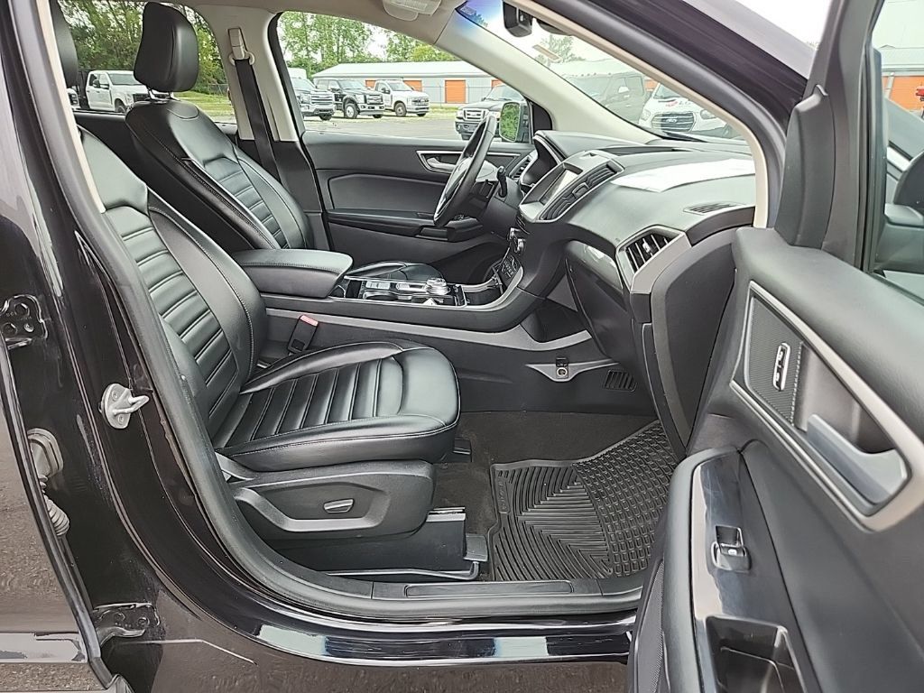 Used 2020 Ford Edge SEL AWD/4WD image 35