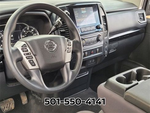 Used 2022 Nissan Titan SV image 9