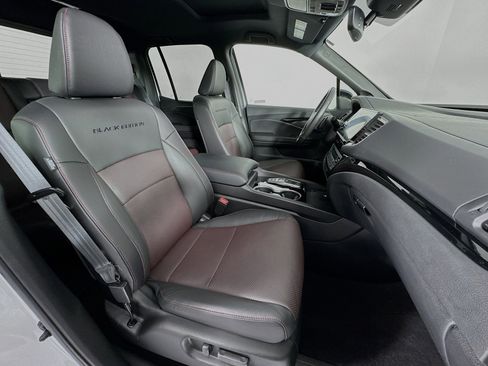Certified 2025 Honda Ridgeline Black Edition image 29