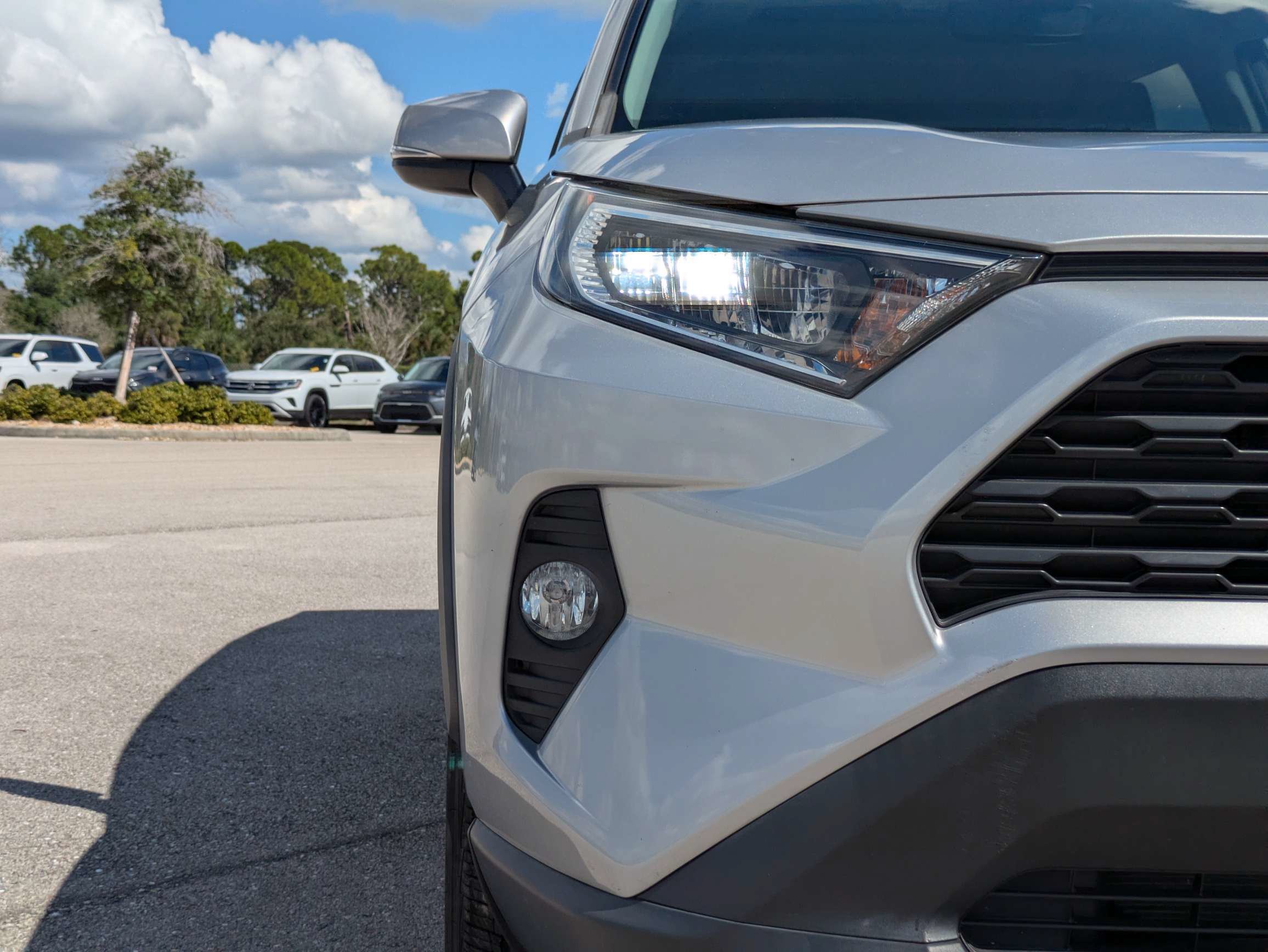 Used 2019 Toyota RAV4 XLE w/ Convenience Package FWD image 10