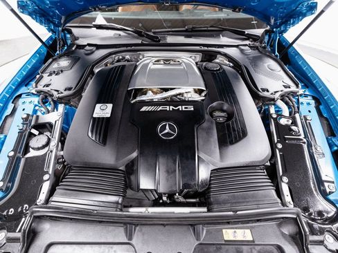 Used 2022 Mercedes-Benz SL 63 AMG 4MATIC w/ Driver Assistance Package image 38