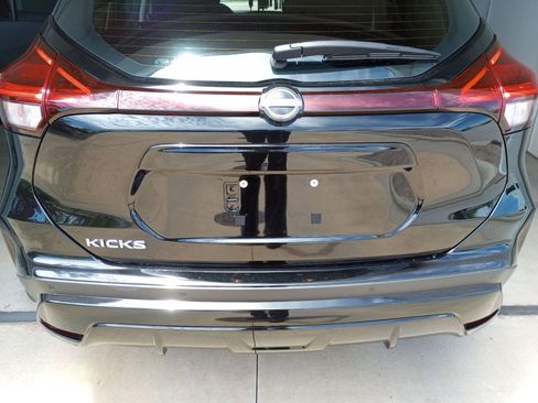 Used 2023 Nissan Kicks S FWD image 16
