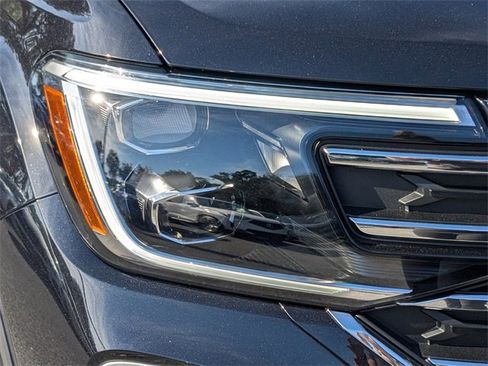 New 2026 Volkswagen Atlas SE image 9