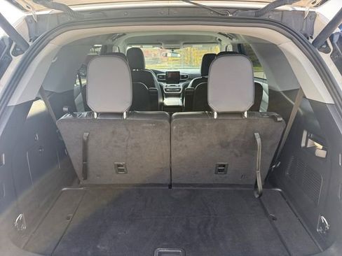 Used 2023 Ford Explorer XLT w/ Equipment Group 202A image 6