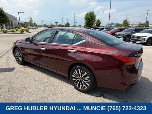 Used 2025 Nissan Altima 2.5 SV AWD/4WD image 4