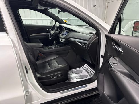 Used 2020 Cadillac XT4 Premium Luxury AWD/4WD image 12