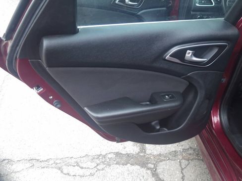 Used 2015 Chrysler 200 Limited w/ Convenience Group FWD image 17