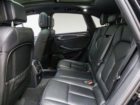 Certified 2026 Porsche Macan AWD/4WD image 24
