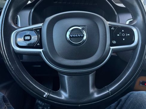 Used 2022 Volvo XC90 T6 Momentum w/ Climate Package AWD/4WD image 14