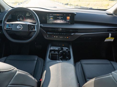 Used 2025 Nissan Murano SV AWD/4WD image 21