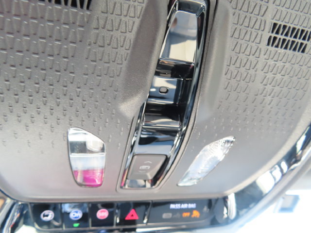 Certified 2024 Cadillac Lyriq Luxury w/ LPO, Floor Liner Package AWD/4WD image 37