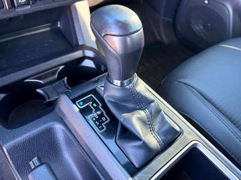 Used 2022 Toyota Tacoma TRD Off-Road w/ TRD Premium Off Road Package image 22