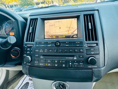 Used 2004 INFINITI FX35 Base Rwd 4dr SUV w/ Technology Pkg image 24