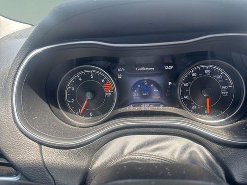 Used 2019 Jeep Cherokee Limited w/ Technology Group FWD image 25