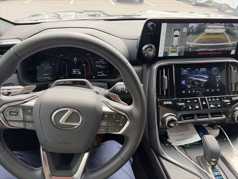 Used 2025 Lexus LX 700h Overtrail w/ Accessory Package (Z1) image 9