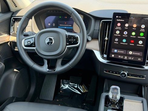 Certified 2025 Volvo XC90 B6 Plus AWD/4WD image 13