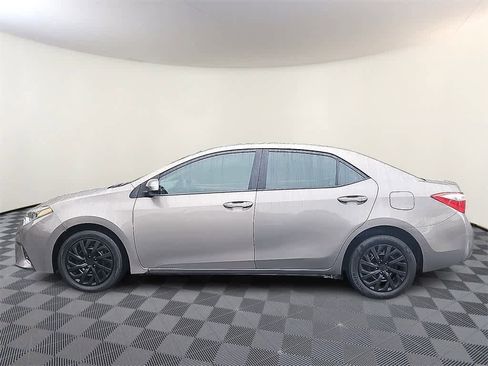Used 2015 Toyota Corolla LE image 7
