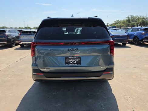 New 2027 Kia Carnival SX w/ Dark Edition Package FWD image 7