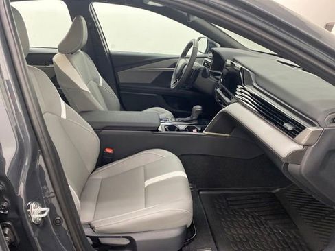 Used 2025 Toyota Camry SE image 27