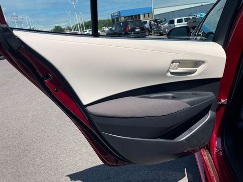 Used 2025 Toyota Corolla LE image 24