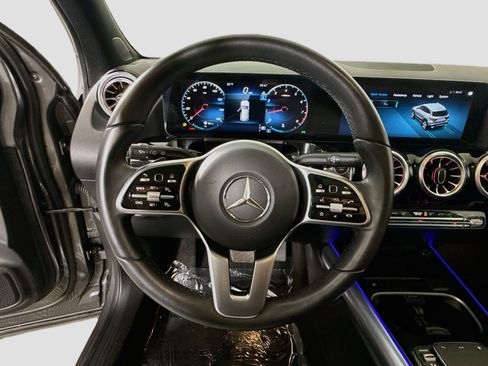 Used 2023 Mercedes-Benz GLA 250 w/ Premium Package image 13