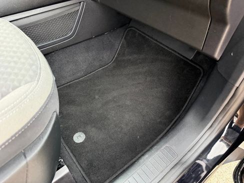 Used 2020 Ford Escape SE image 21