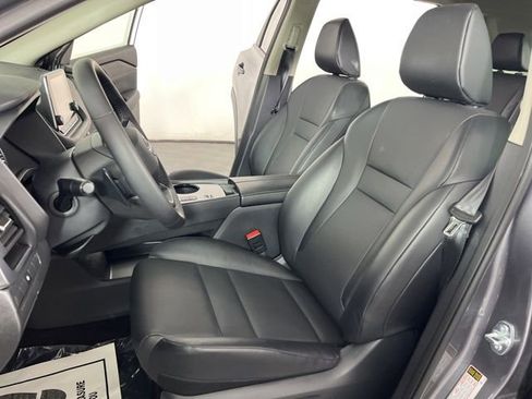 Used 2025 Nissan Rogue SV w/ SV Premium Package FWD image 20