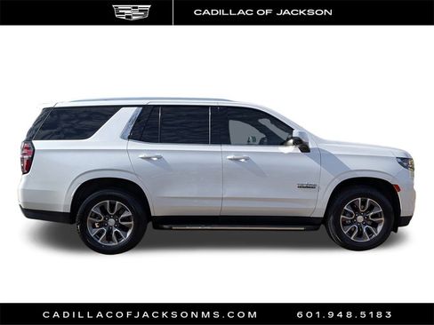 Used 2022 Chevrolet Tahoe LT w/ Luxury Package image 3