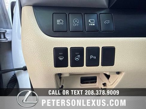 Used 2018 Toyota Highlander Limited Platinum AWD/4WD image 26