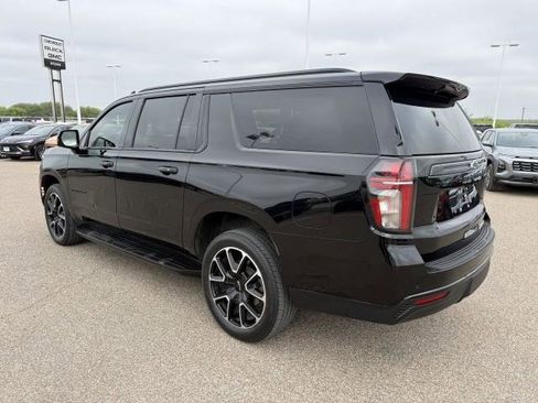 Used 2023 Chevrolet Suburban RST w/ Luxury Package image 7