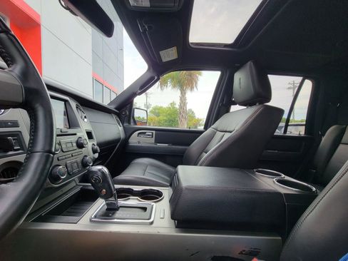 Used 2017 Ford Expedition Limited w/ Equipment Group 301A RWD image 15