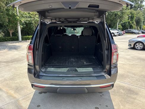 Used 2021 Chevrolet Suburban LT w/ LT Signature Package RWD image 32