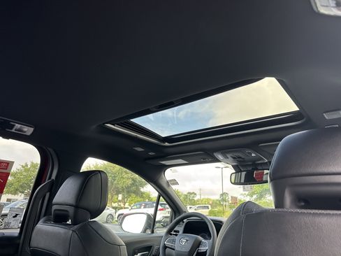 New 2025 Toyota Sienna Platinum image 36