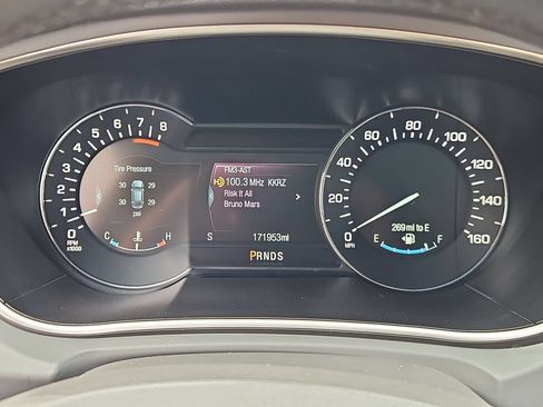 Used 2016 Lincoln MKX Select w/ Select Plus Package AWD/4WD image 21