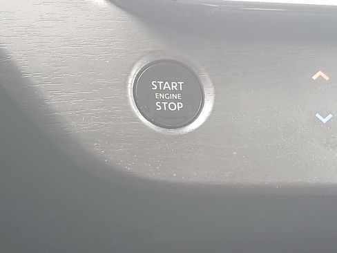 Certified 2025 Nissan Murano SV image 40