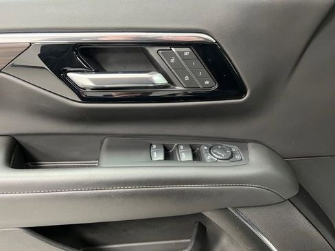 Used 2025 Chevrolet Tahoe Z71 w/ Comfort Package image 25