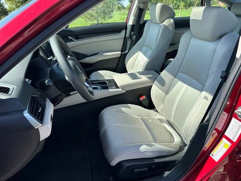Used 2019 Honda Accord EX image 15
