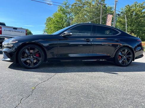 Used 2022 Genesis G70 3.3T RWD image 5