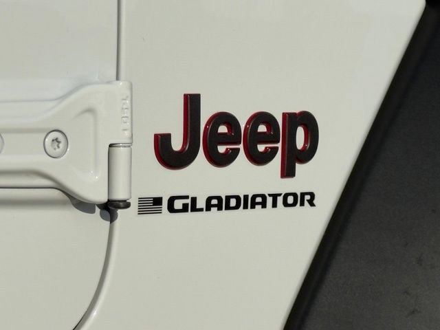Used 2023 Jeep Gladiator Rubicon w/ LED Lighting Group AWD/4WD image 11
