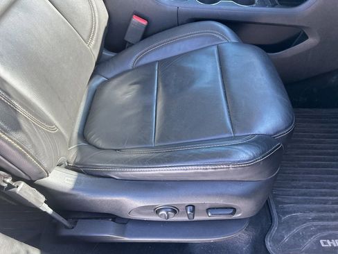 Used 2018 Chevrolet Traverse LT image 37