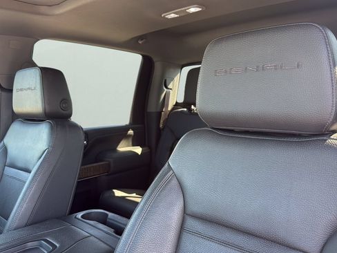 Used 2021 GMC Sierra 2500 Denali w/ Denali Ultimate Package AWD/4WD image 9