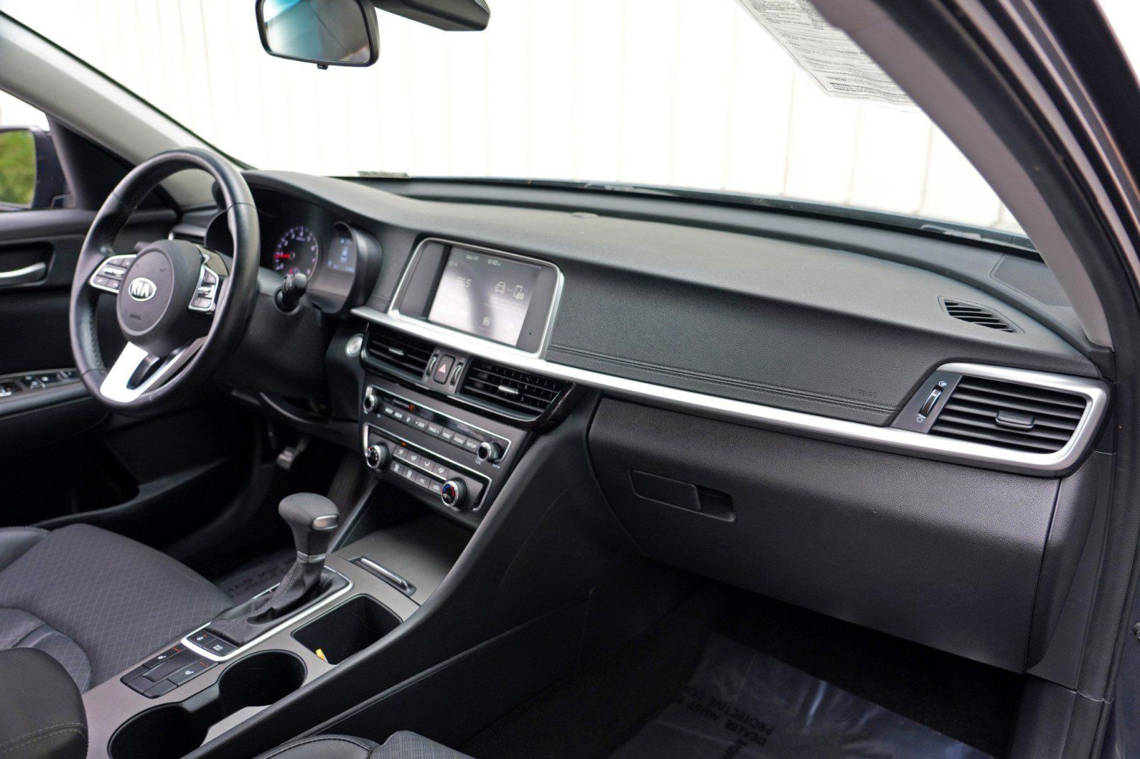 Used 2020 Kia Optima SE FWD image 14