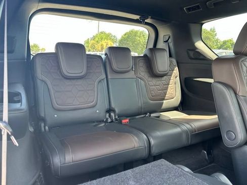 Used 2025 Nissan Armada Platinum w/ Convenience Package RWD image 15
